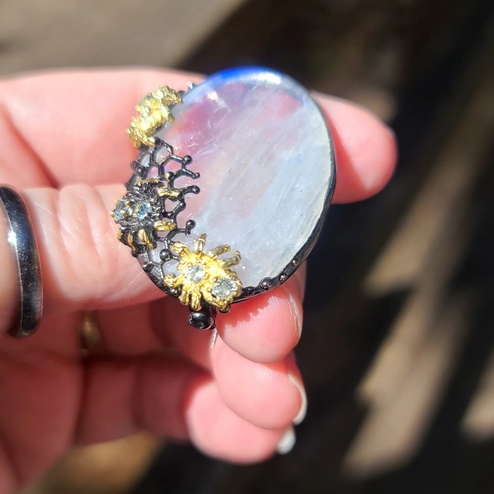 HUGE GORGEOUS Moonstone & Aquamarine brooch w/24k Gold Spiders - Picture 6 of 11